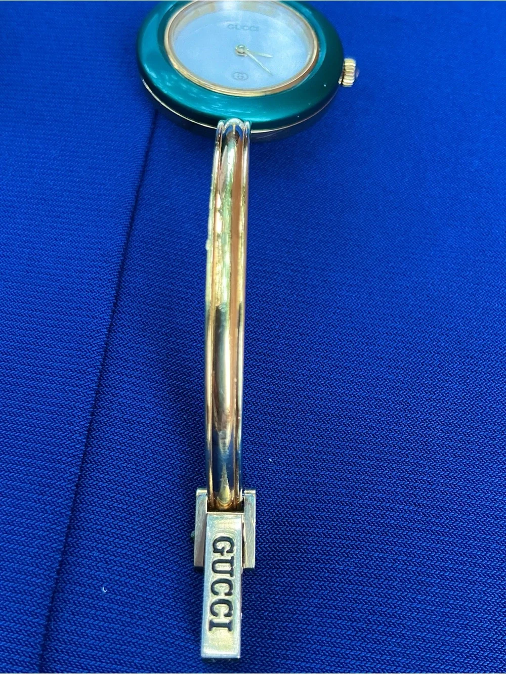 Authentic GUCCI bangle watch with Interchangeable Bezels❤️💙💛💚🖤